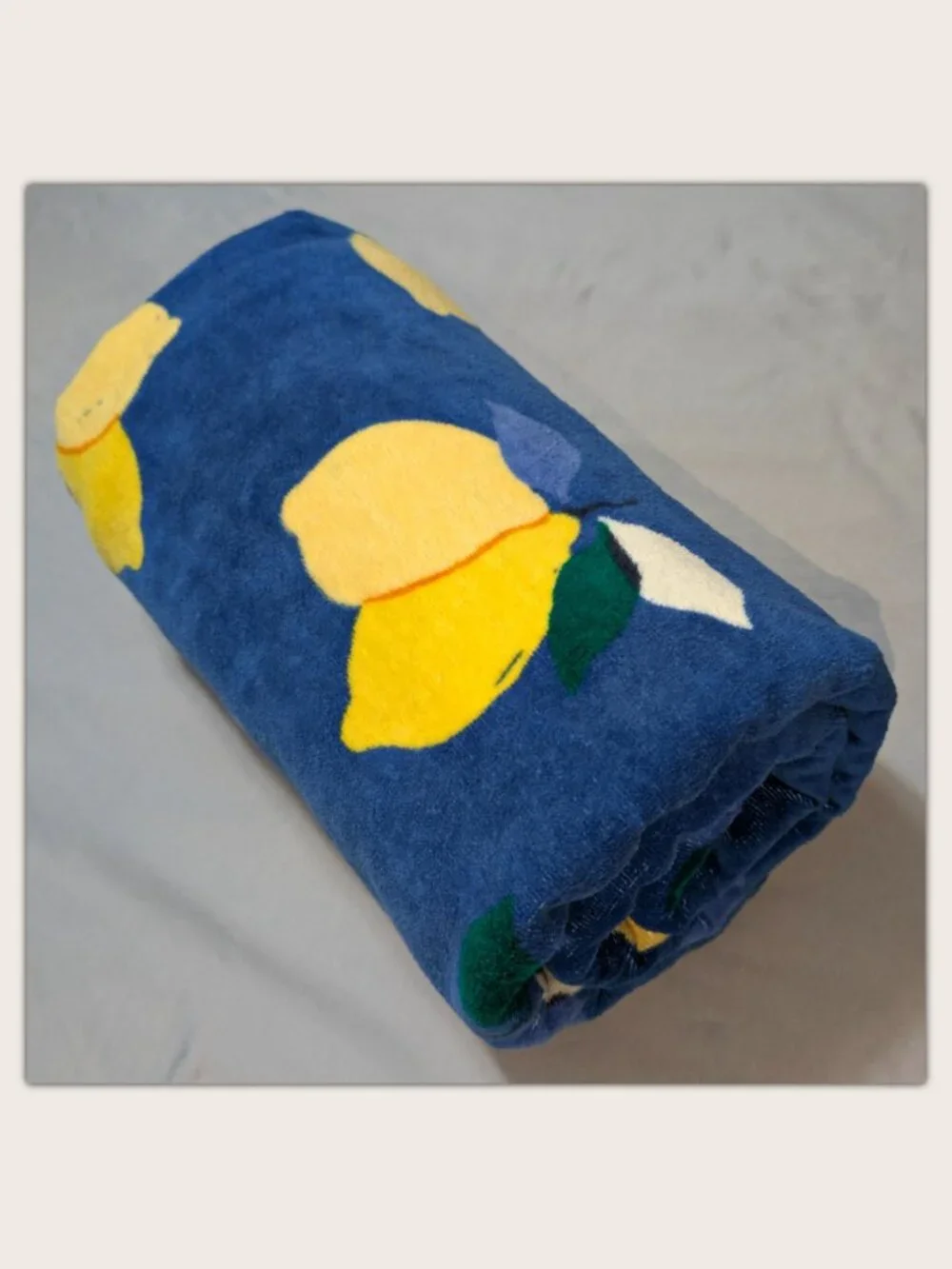 NWT Kate Spade New York Beach Towel-Yellow Lemons on Blue Background-100% Cotton